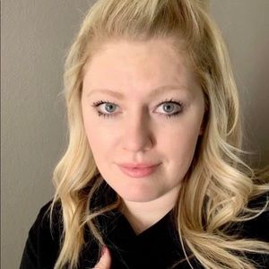 Meet your Posher, Whitney